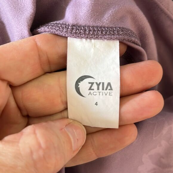 Zyia Light Lilac Floral Pocket Hi-Rise Capri size 4 - Picture 13 of 15